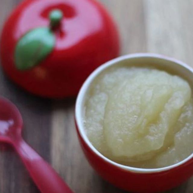 Naturally sweet and healthy baby's first apple puree