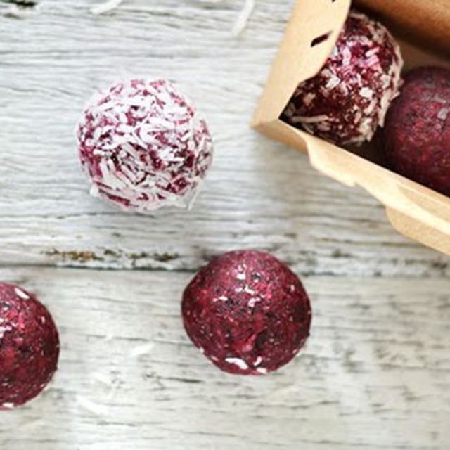 Beetroot bliss balls